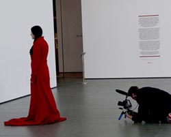 Marina-Abramovic-The-Artist-is-Present-Akers