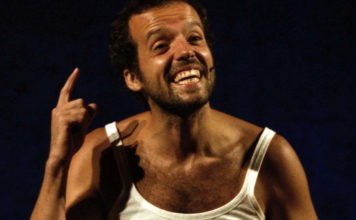 Mario Perrotta in "Italiani Cìncali!"